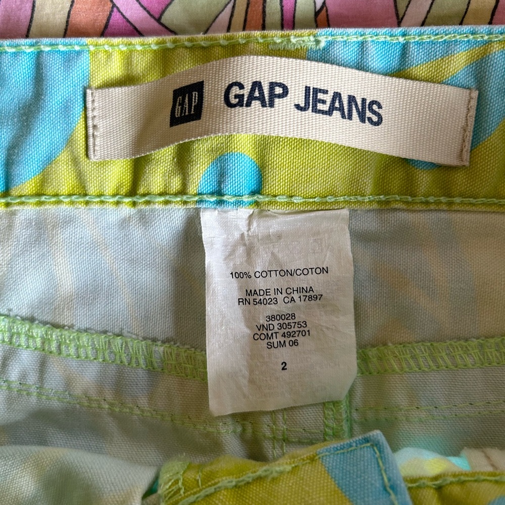 Vintage Gap Coconut Girl Hibiscus Mini Skirt, Sizes 1, 2, 4, & 16 available - Picture 13 of 14